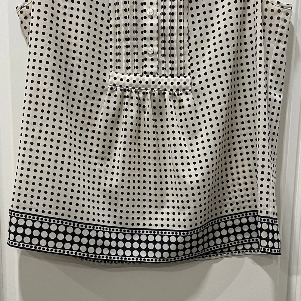 J. Crew Women’s Sleeveless Cream and Black Polka Dot Pintuck Blouse